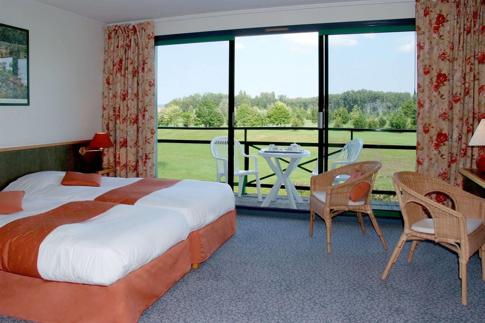 Golf Hotel Colvert - Room Service Disponible Levernois Exteriér fotografie